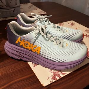 HOKA Rincon 3 running shoes size 8.5